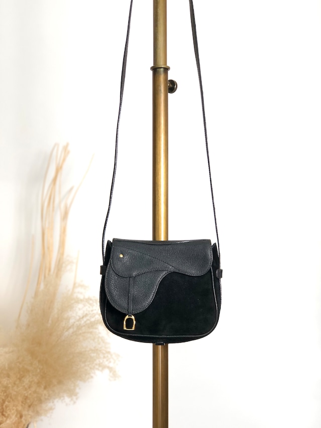 GUCCI グッチ ショルダーバッグ ブラック ホースビット サドル スエード ミニバッグ wevswd