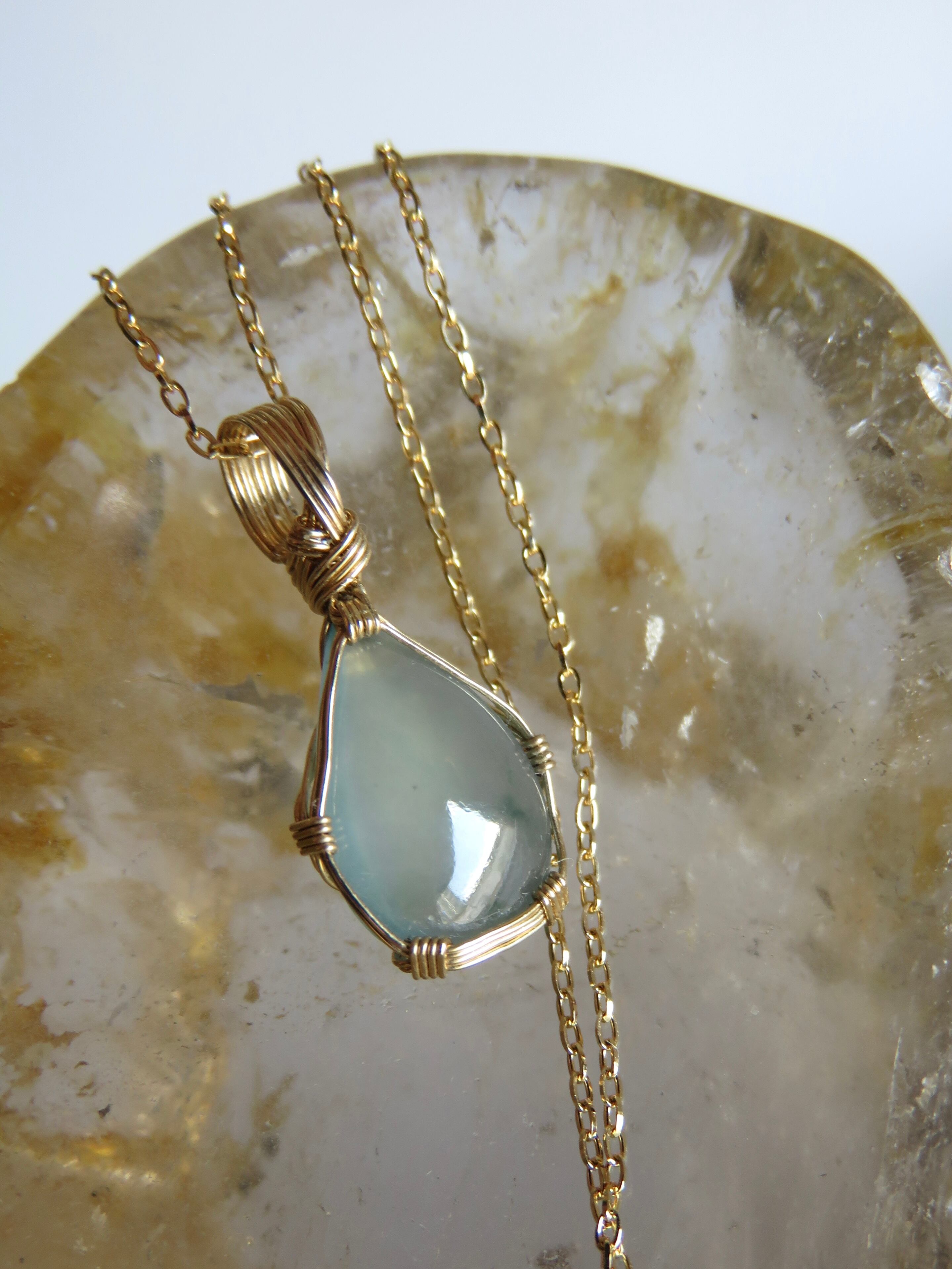 ミャンマー産青翡翠(2.2ct)女神巻きペンダントトップ | komichi ミャンマー産青翡翠(2.2ct)女神巻きペンダントトップ | komichi