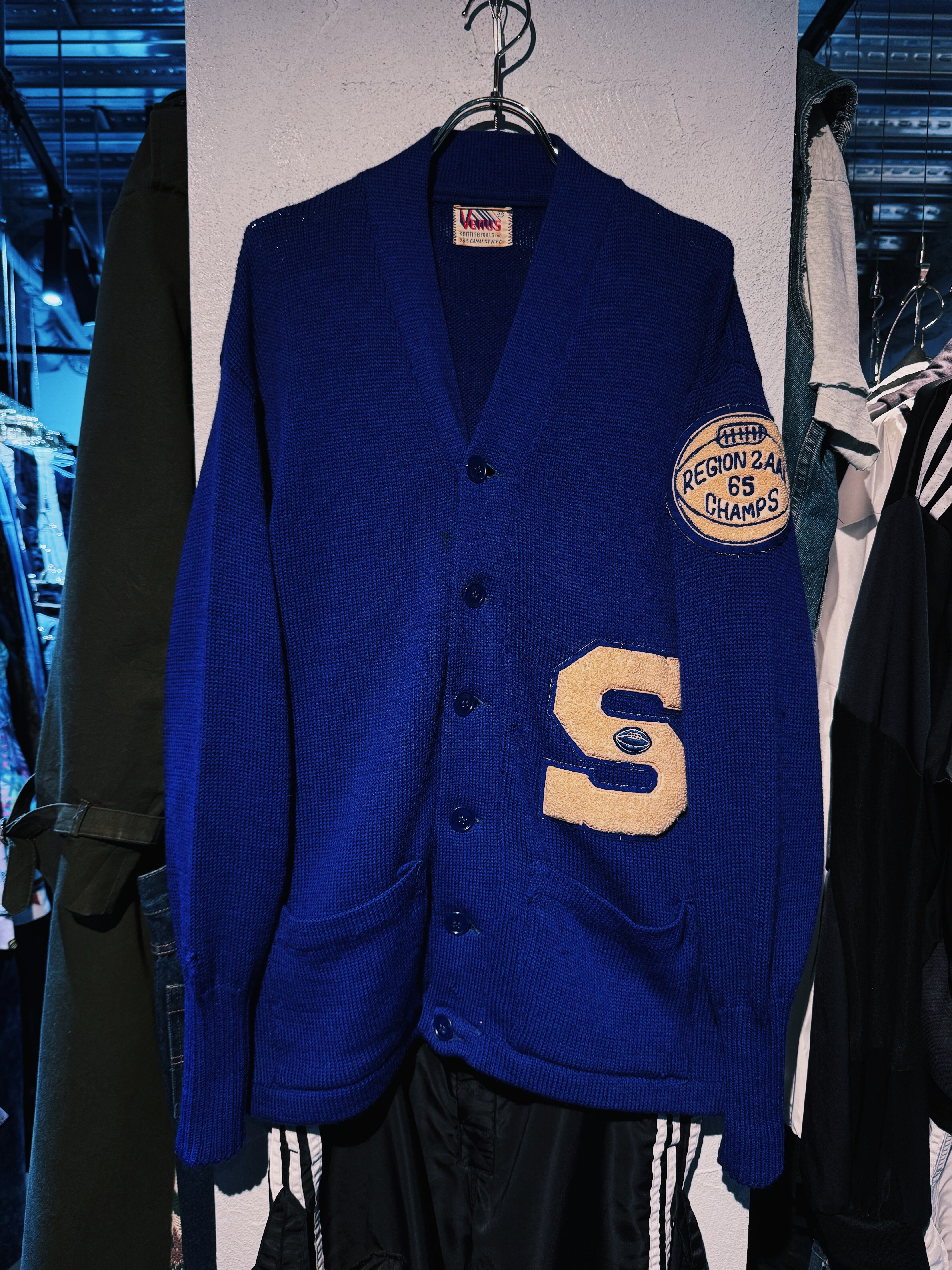 【D4C】50-60's vintage "Venus" blue color college wappen lettered design cardigan