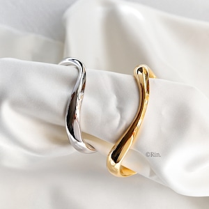 moon bangle B007