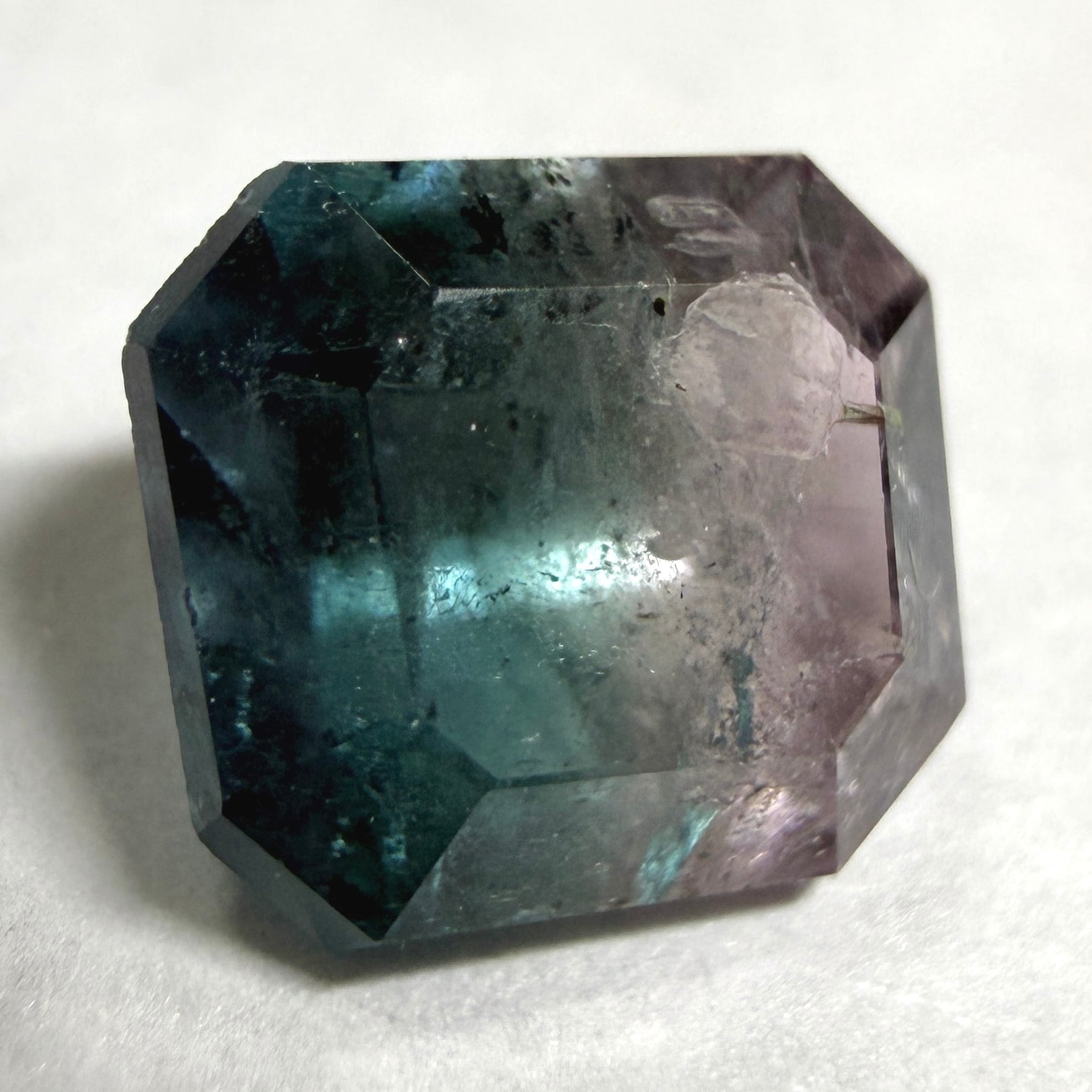 A375 天然バイカラートルマリン 1.970ct | Petal Gem