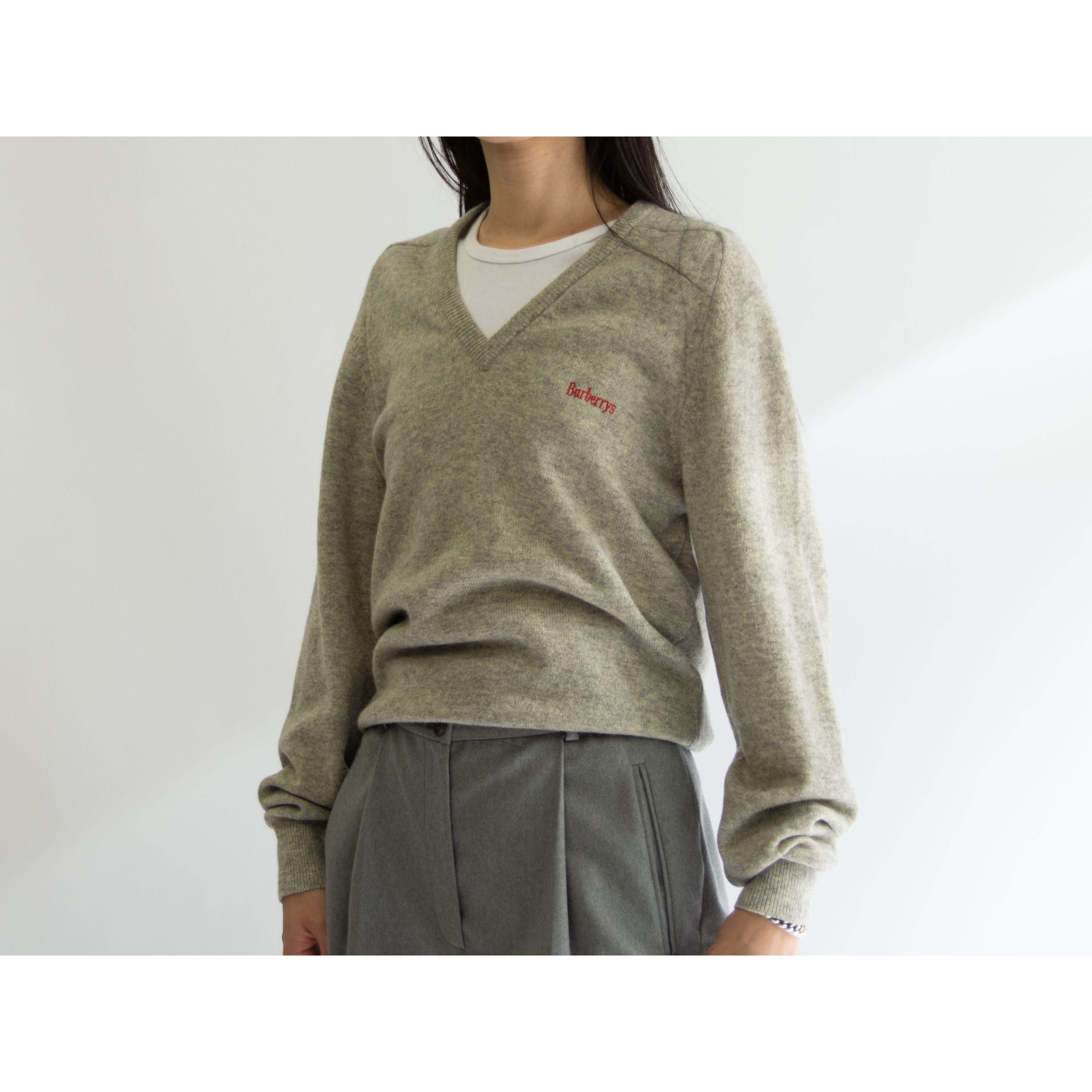 Burberrys】Made in Scotland 100% Lambswool V-neck Sweater