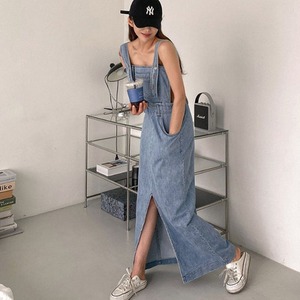 ワンピース レディース 送料無料 デニムワンピース サロペットワンピース スリット ロング丈 タイトスカート カジュアル シンプル アクティブ リラックス こなれ感 おしゃれ シンプル ナチュラル スタイル 小顔見せ 着痩せ 体形カバー ジーンズ インスタ トレンド かわいい S M L 女子会 カジュアルドレス ラフ キュート スポーティー ママコーデ お出かけ 旅行 デート ベーシック マニッシュ デニム アメカジ ハイウエスト ジャンパースカート オーバーオール