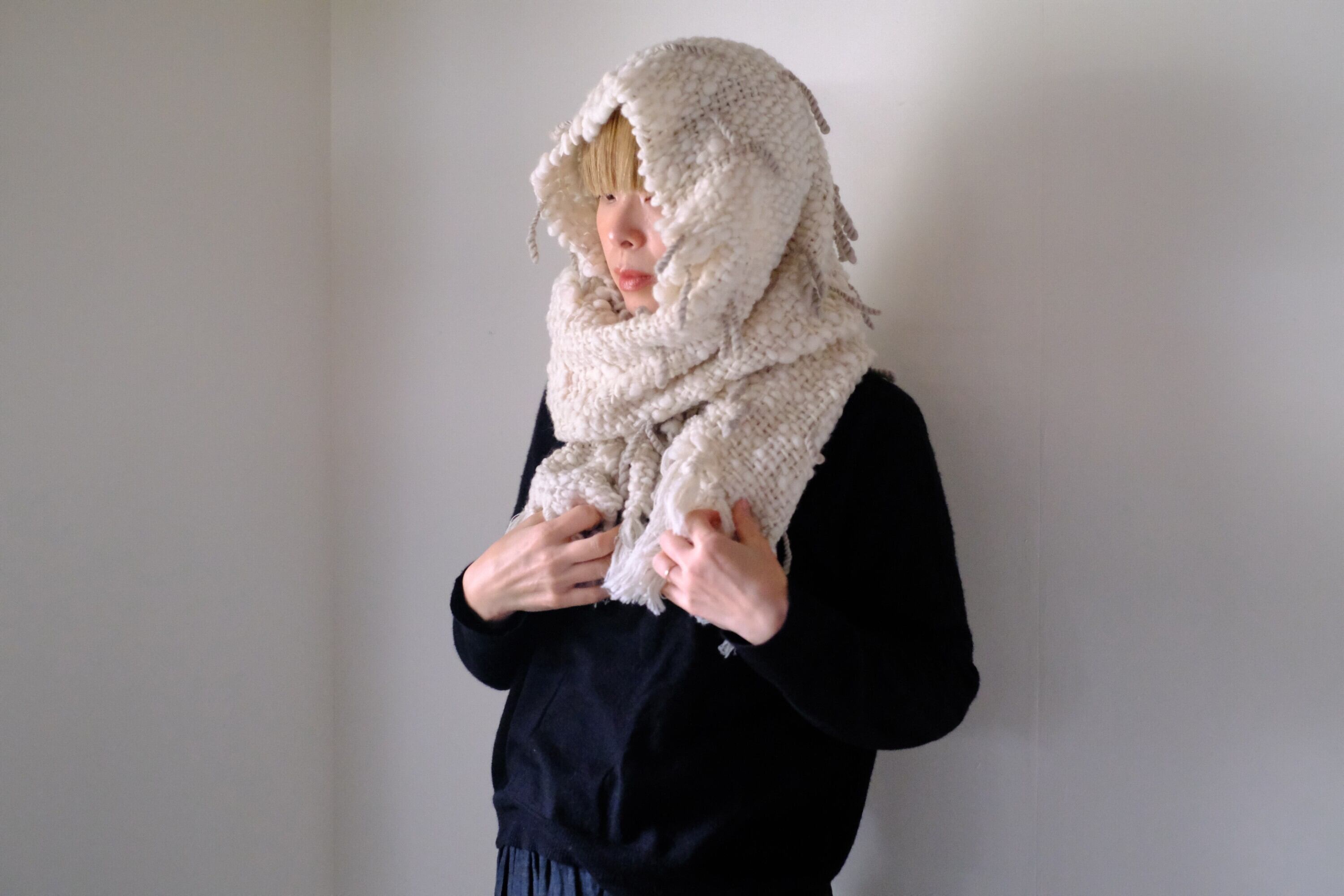 手紡ぎ糸のマフラー　o-0537