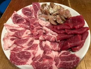 累計１万食突破！【冷蔵だから美味い！】肉蔵でーぶ特製！スペシャル焼肉（牛豚鶏）セット！！