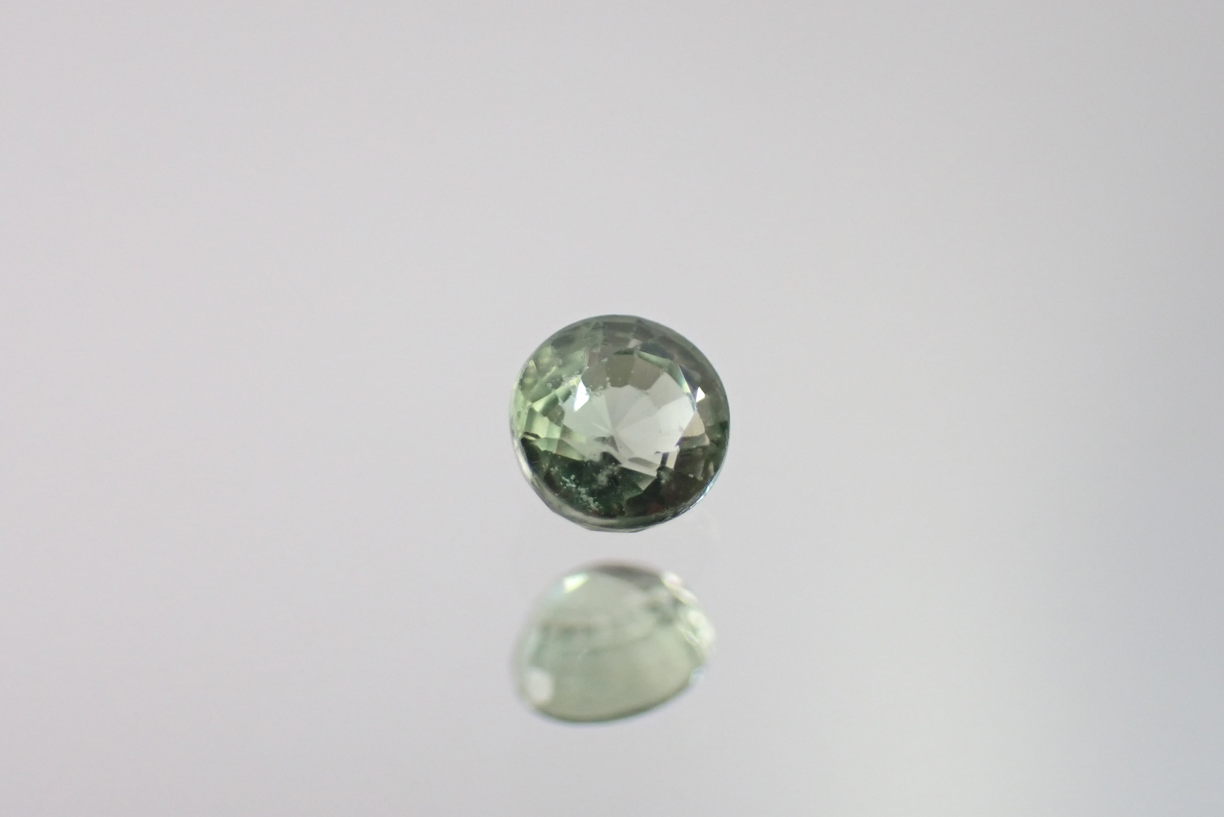 グリーンサファイア 0.38ct [C1‐221] | differencee(ディファレンシー)