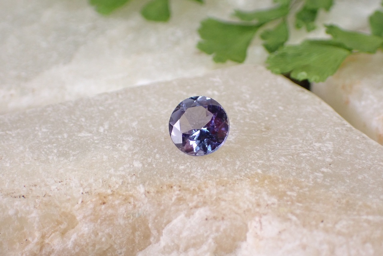 タンザナイト　0.65ct　[C9‐13]