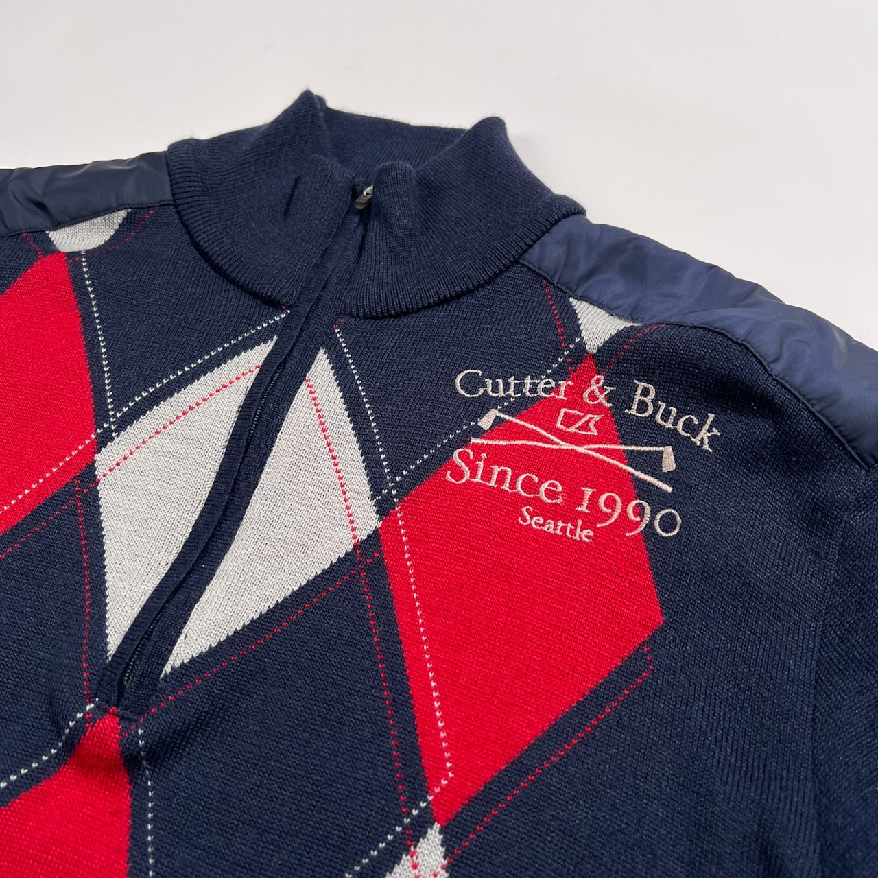 CUTTER & BUCK カッターアンドバック アーガイル柄 ハーフジップ ニット LL /ネイビー系 ゴルフウェア 刺繍ロゴ スポーツ デサント