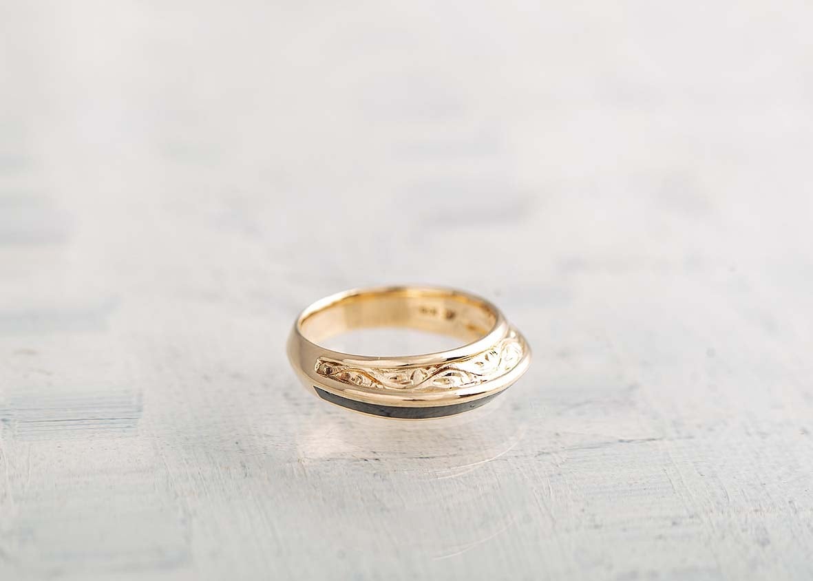 044 4℃ エナメルと彫りとK18と。ちょっぴり古代ギリシャなリング。