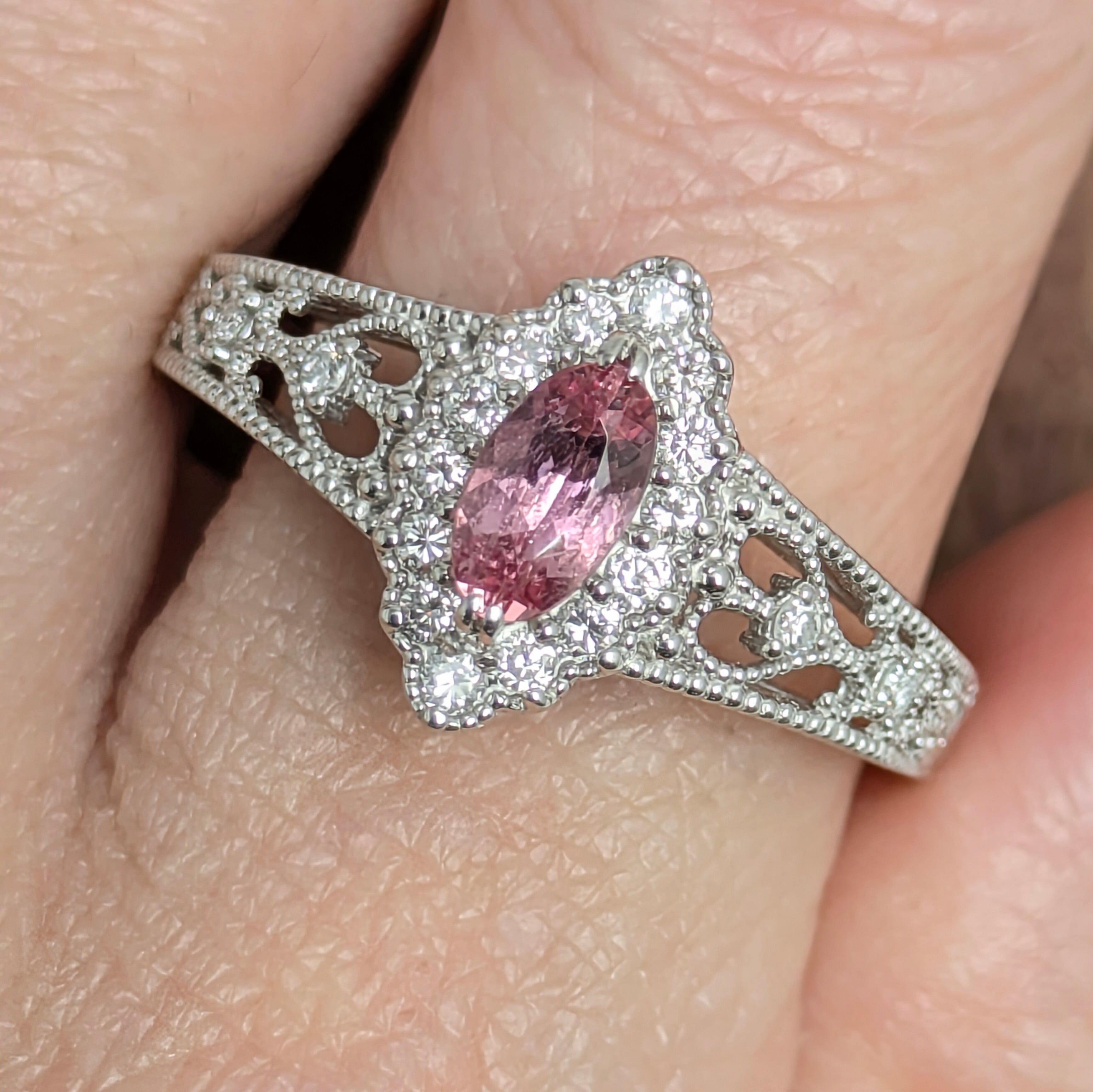 Pt900インペリアルピンクトパーズリング 0.45ct D 0.30ct【PRO208786