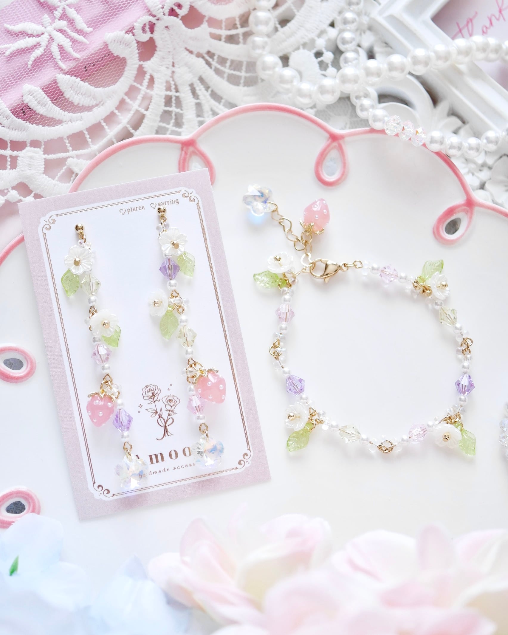 8711 ストロベリーフルールピアス/イヤリング/ブレスレット