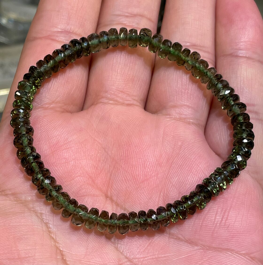 特選！ハイグレード 天然モルダバイトブレスレットタイヤカット6mm
