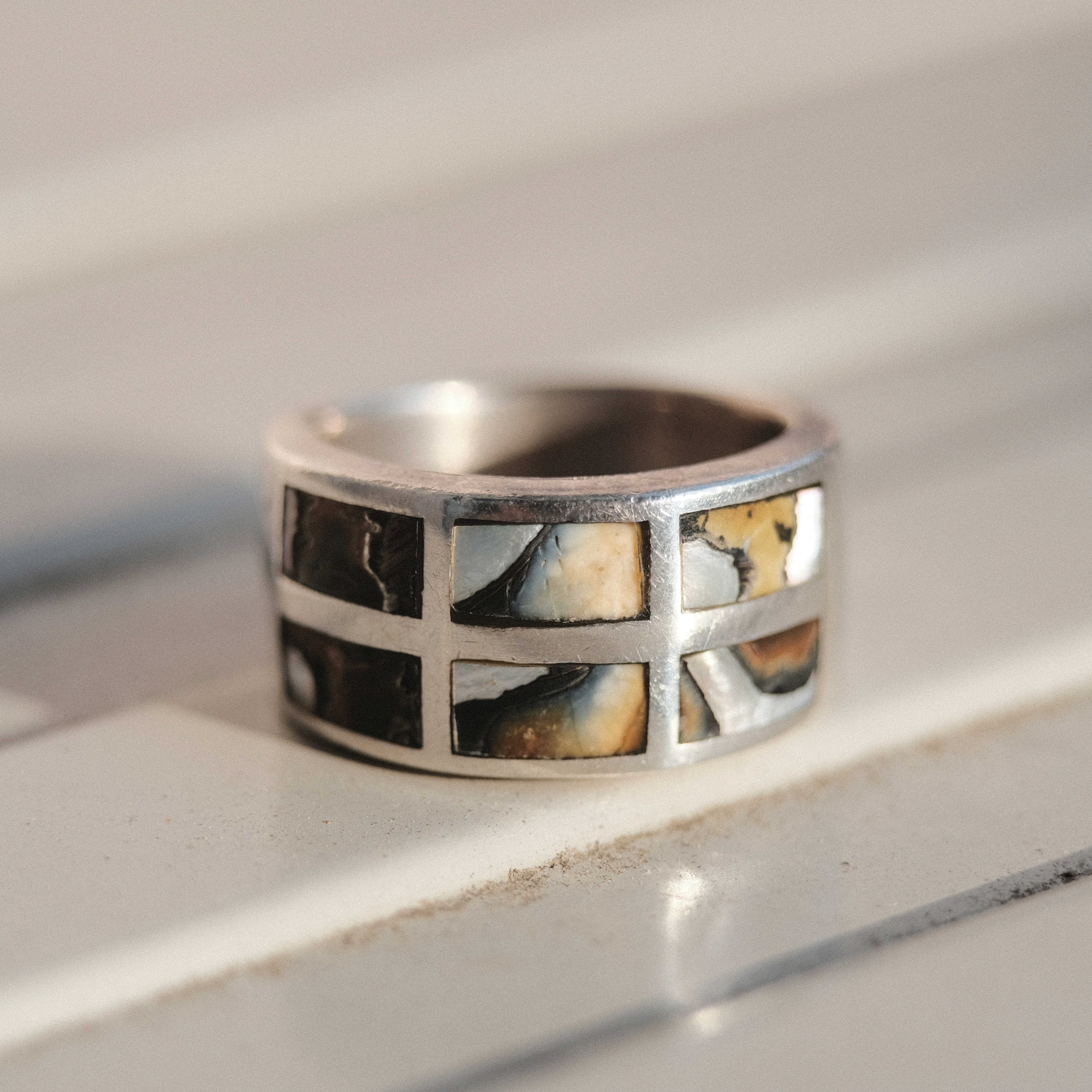 Vintage gold and onyx Playboy signet ring | H2 Vintage