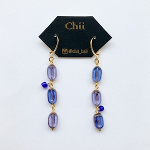 〈再入荷〉Chii ブルーチェコのピアス（イヤリング可）