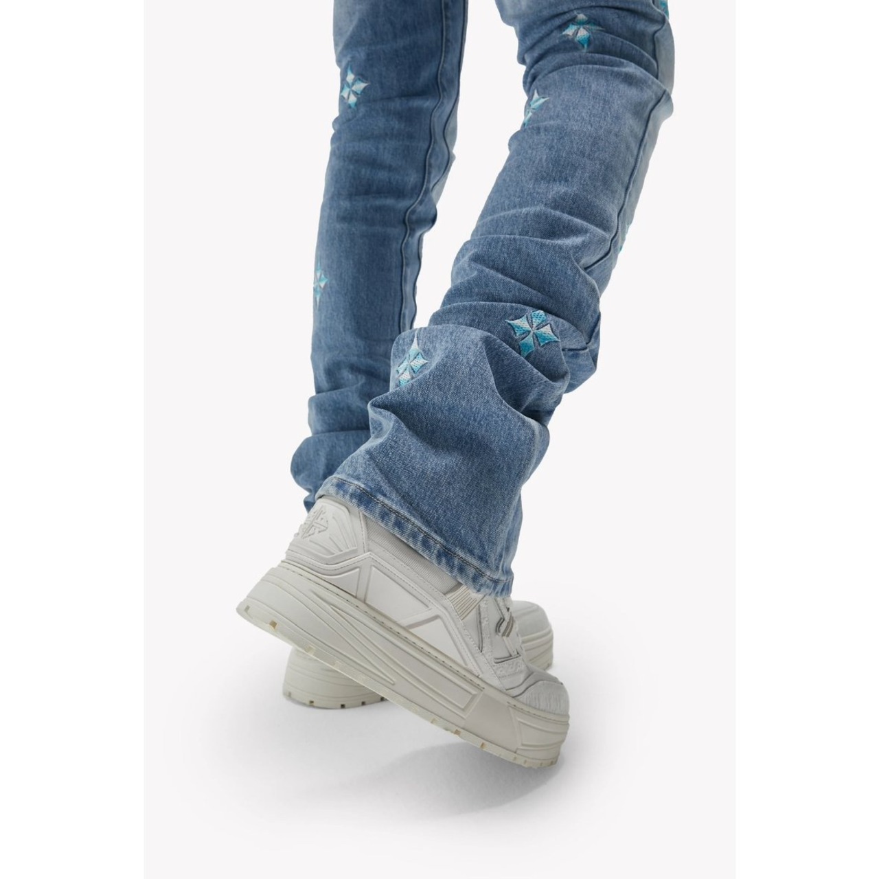 GUAPI / shoes "ghost white reign"