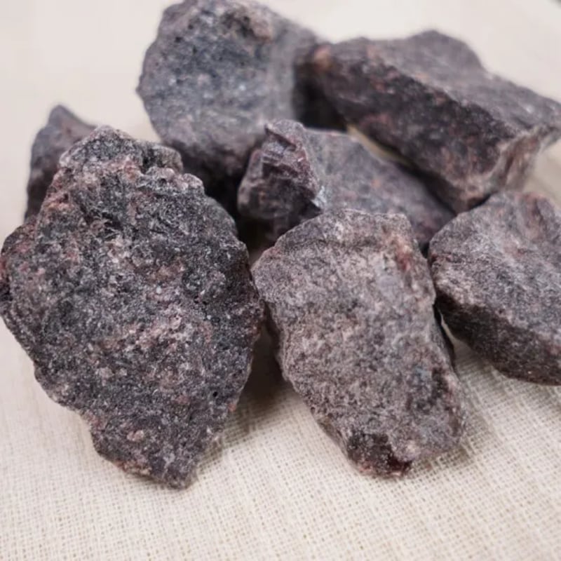 【食用不可】ヒマラヤ岩塩 ブラックグレイン 20kg 天然岩塩 硫黄の香り 食用不可】ヒマラヤ岩塩 ブラックグレイン 20kg 天然岩塩 硫黄の香り
