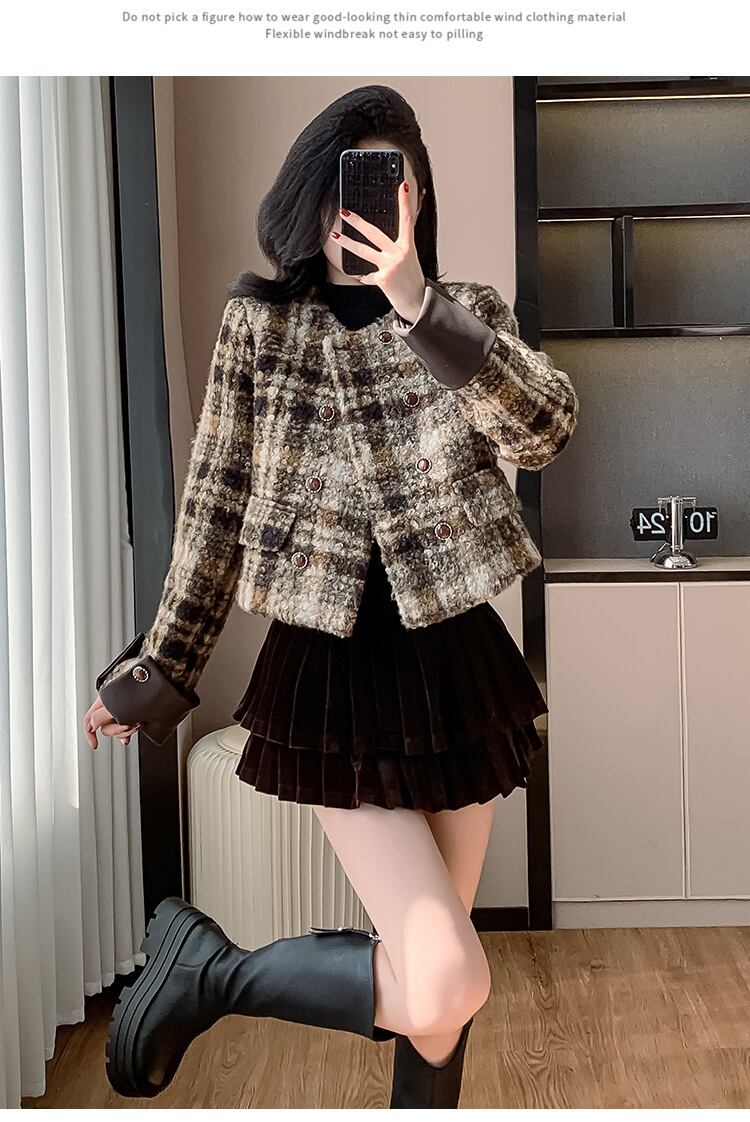 チェック柄のショートコートとスカートのセット チェック柄のショートコートとスカートのセット