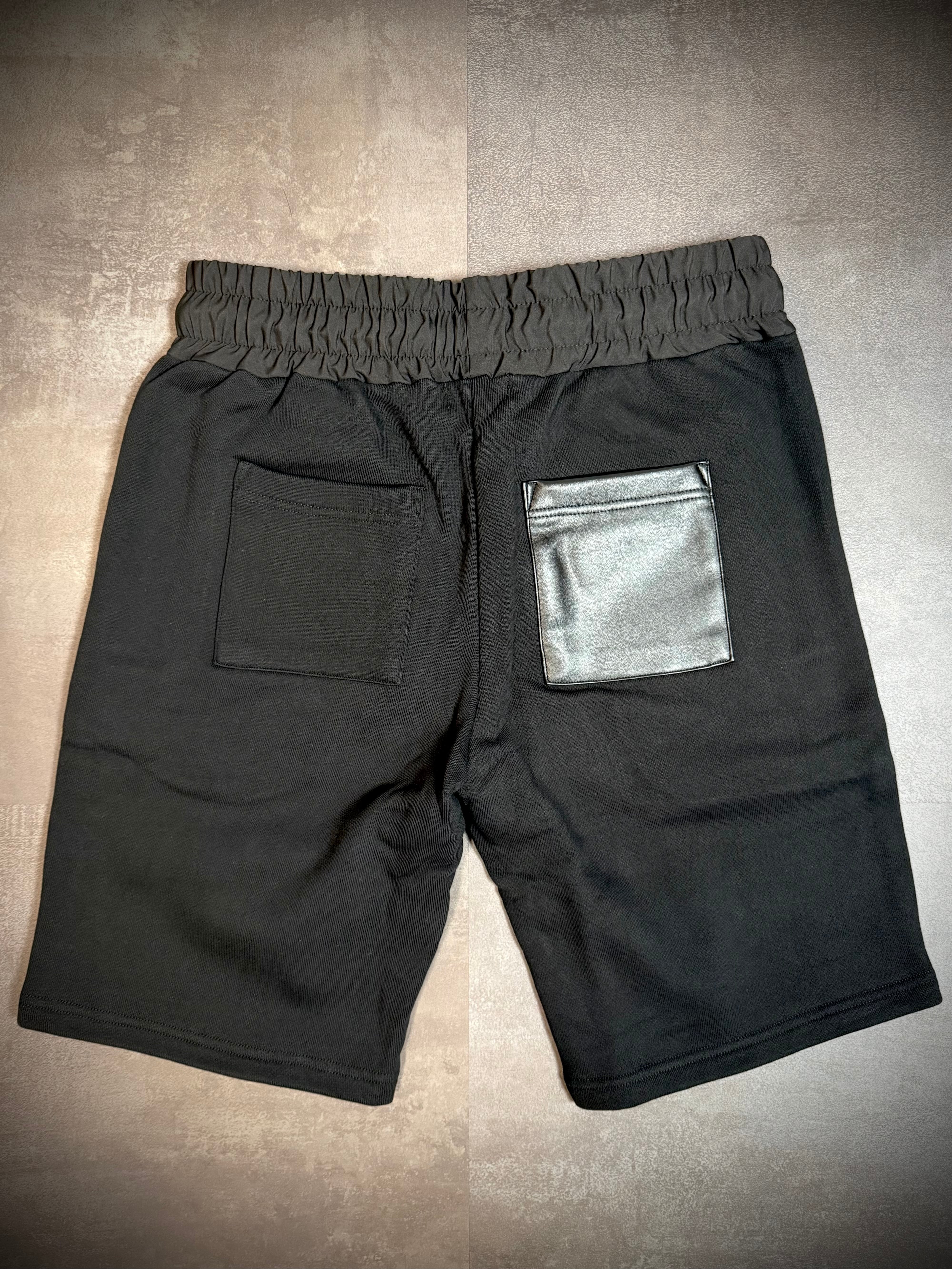 【nyaさま専用】黒ハーフパンツ・白シャツ34 nyaさま専用】黒ハーフパンツ・白シャツ34 自分ウケと彼氏ウケのショート