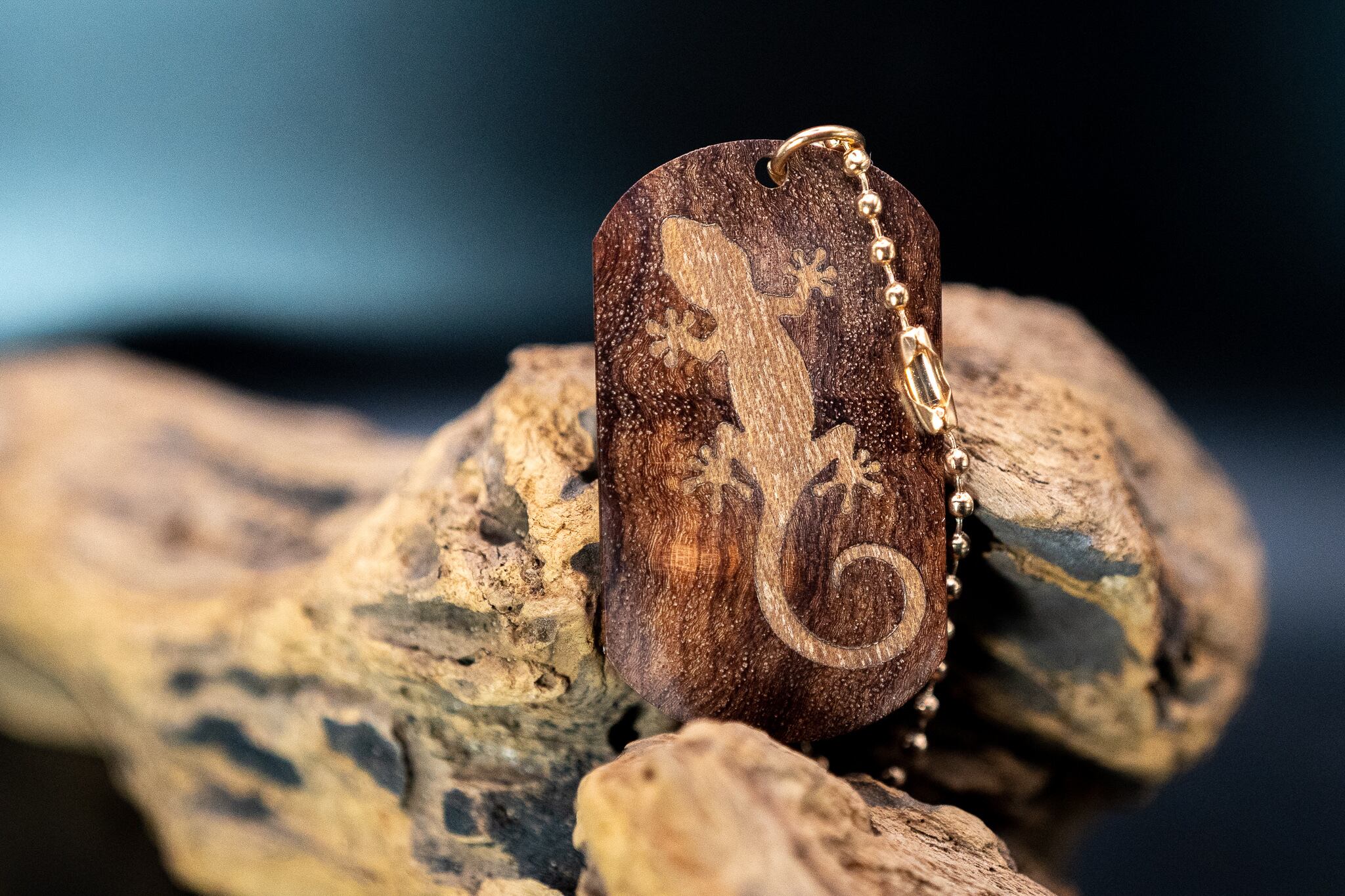 【高級ギターの代名詞】 ホンジュラスローズウッド 瘤杢 ドッグタグ 象嵌 木登りトカゲ