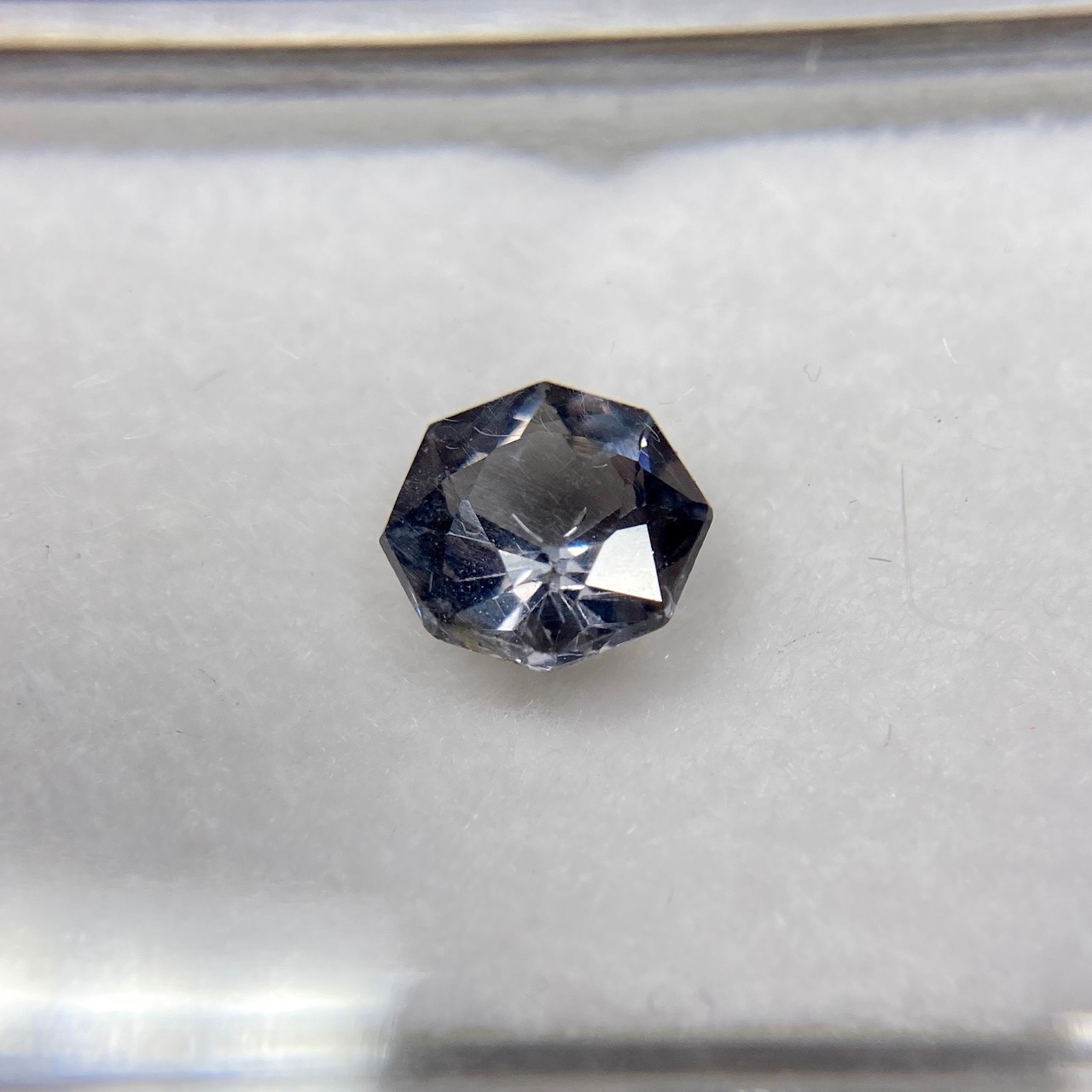 お花みたいなスピネル 大 約6.2mm No.2