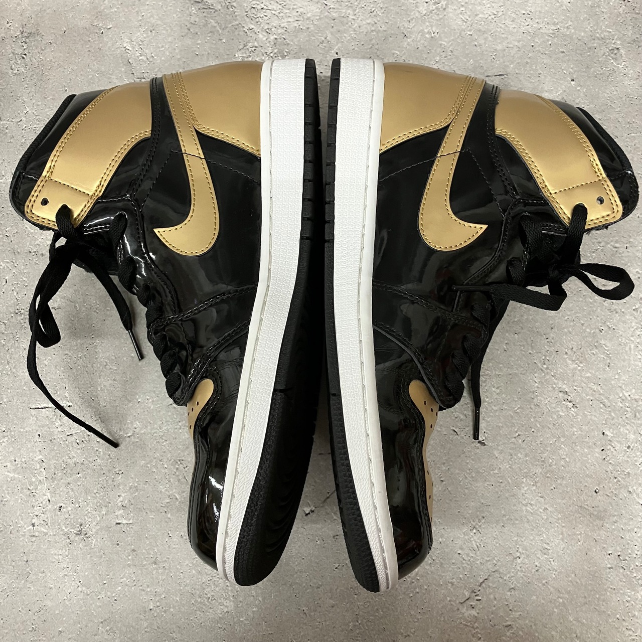 Nike Air Jordan 1 Retro High OG NRG 