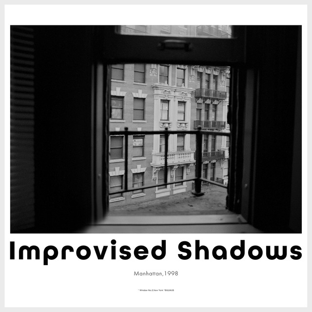 ［フレームセット販売あり］20cmx20cm～40cmx40cmの写真のポスター  "IMPROVISED SHADOWS /Manhattan, 1998. /Window No2,New York”