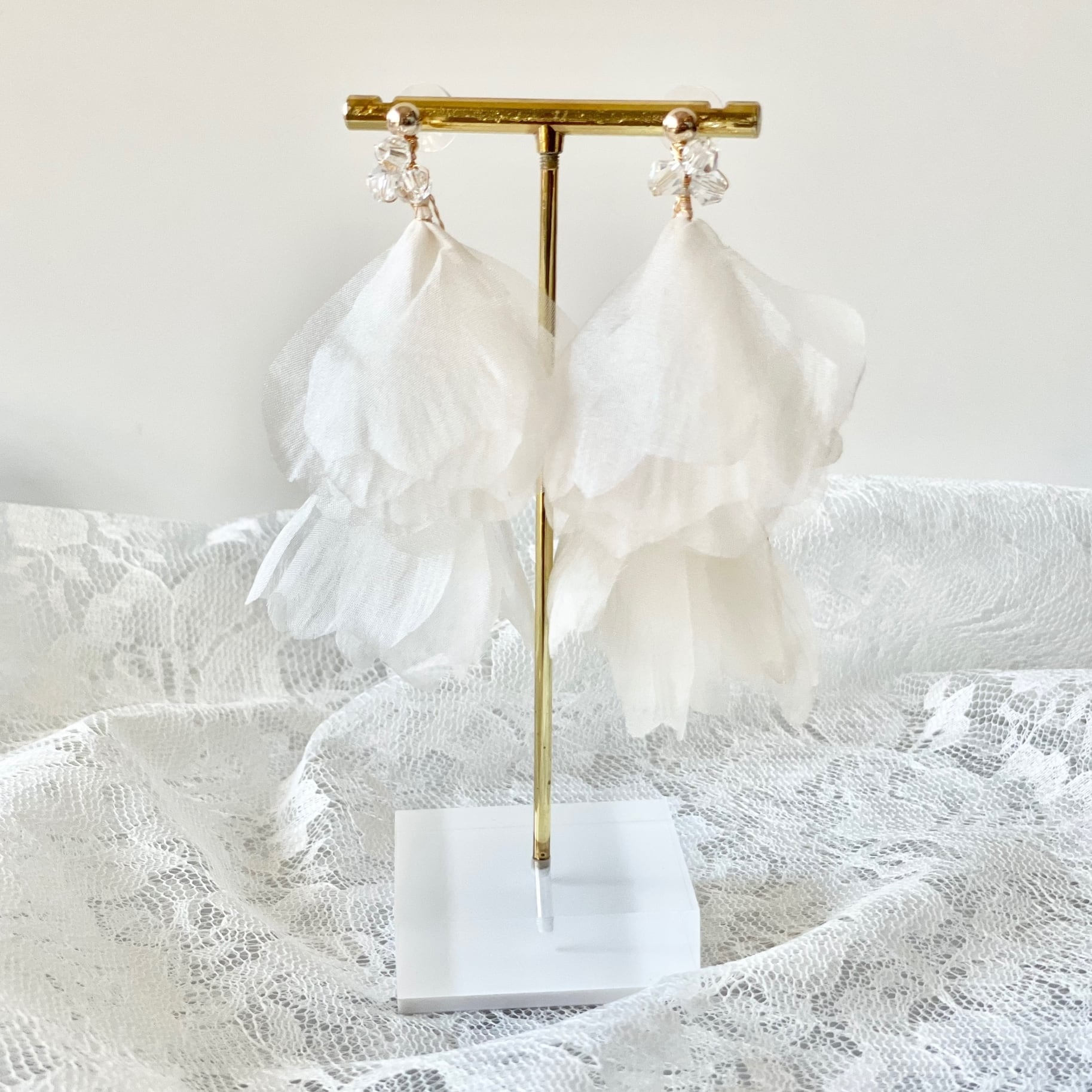 E-129 ウェディング アクセサリー【フラワー オーガンジー ピアス (or イヤリングより選択)】ブライダル