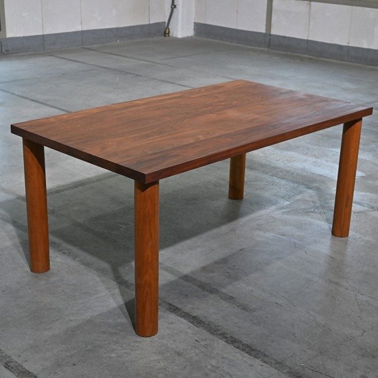 北欧風 ダイニングテーブル ウォールナット無垢材 リビング【中古家具/中古インテリア/USED家具ユーズド家具/リサイクル】