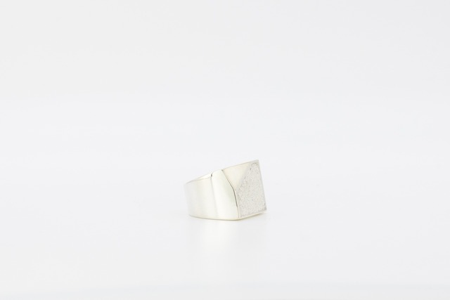 WaLLLL ring -White-（受注商品）