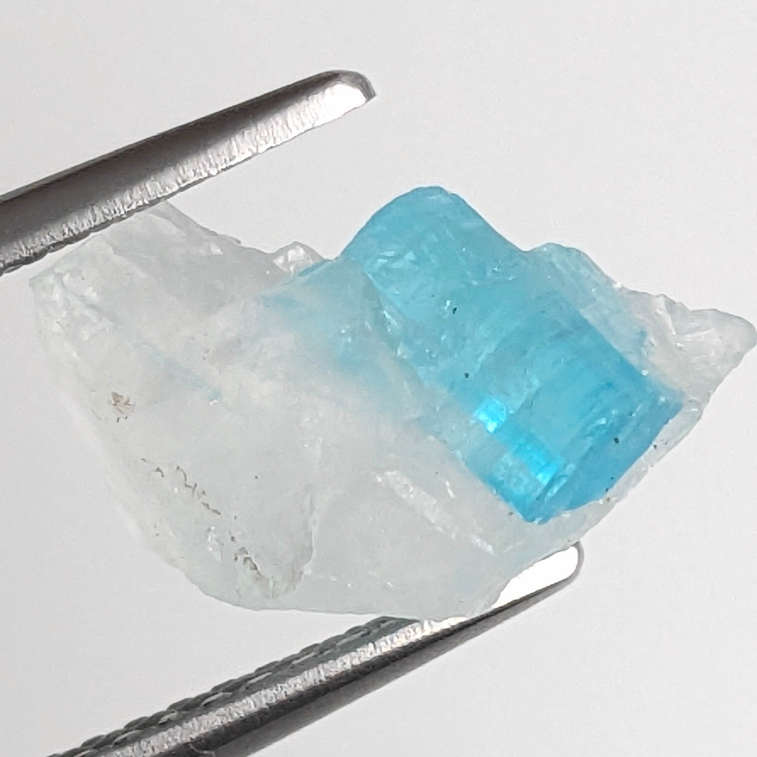 パライバトルマリン 2個で0.94ct パライバトルマリン原石 ブラジル・パレーリャス産【2.94ct】PRO207749