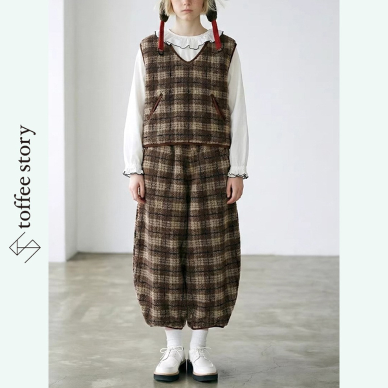 茶棕チェックで描く、やわらかな立体感バルーンパンツ《i0839》