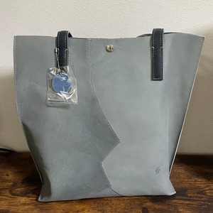 グローブレザー トートバック（縦型） グレー 【国産牛革】