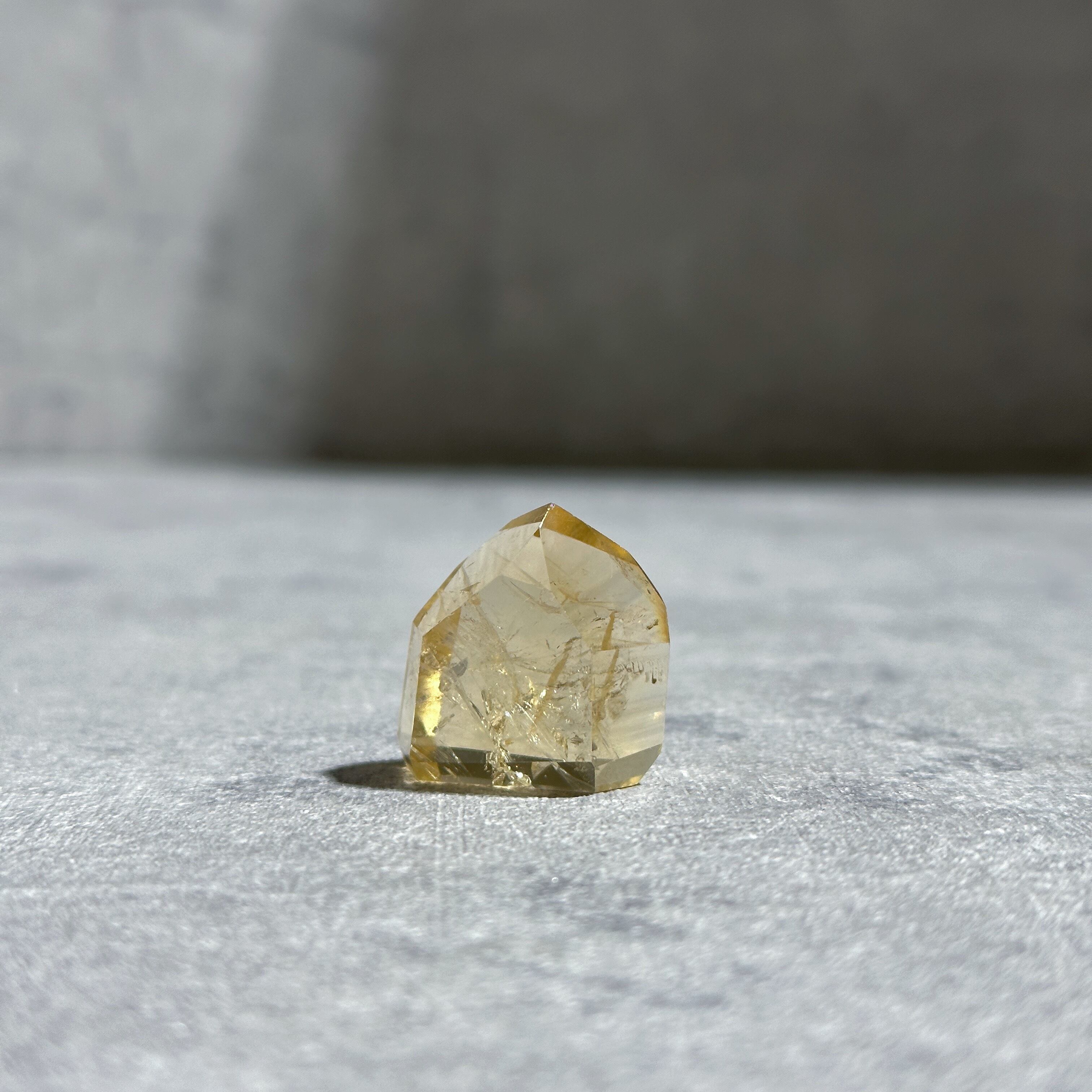 シトリン（黄水晶） タワー01◇ Citrine ◇ 天然石・鉱物