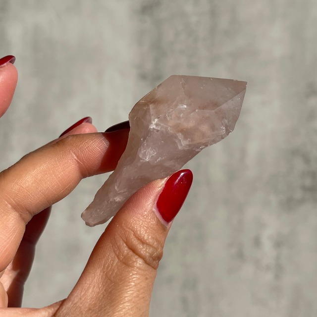 ブラジル・バイーア州ジャコビナ産【ピンキッシュアメジスト - Pink Amethyst】⑧ 鉱物 天然石 パワーストーン