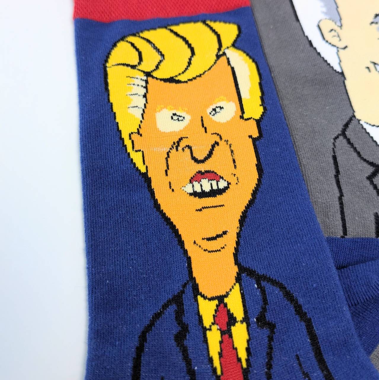 ♧【 crew socks / クルーソックス 】Beavis and Butt-Head（ ビーバス・アンド・バットヘッド ）『 ドナルド・トランプ & ジョー・バイデン / 大統領パロディソックス /  靴下 / ソックス〚アメリカン雑貨 アメトイ〛
