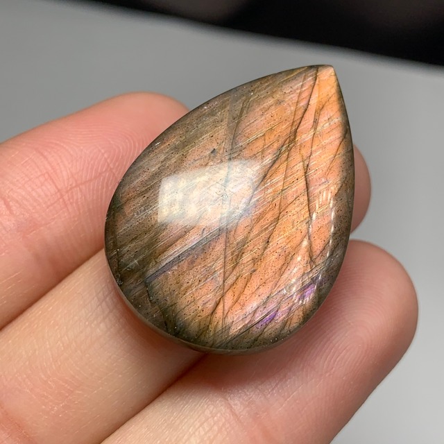 5.ピンクオレンジシラーラブラドライトルース・しずく型