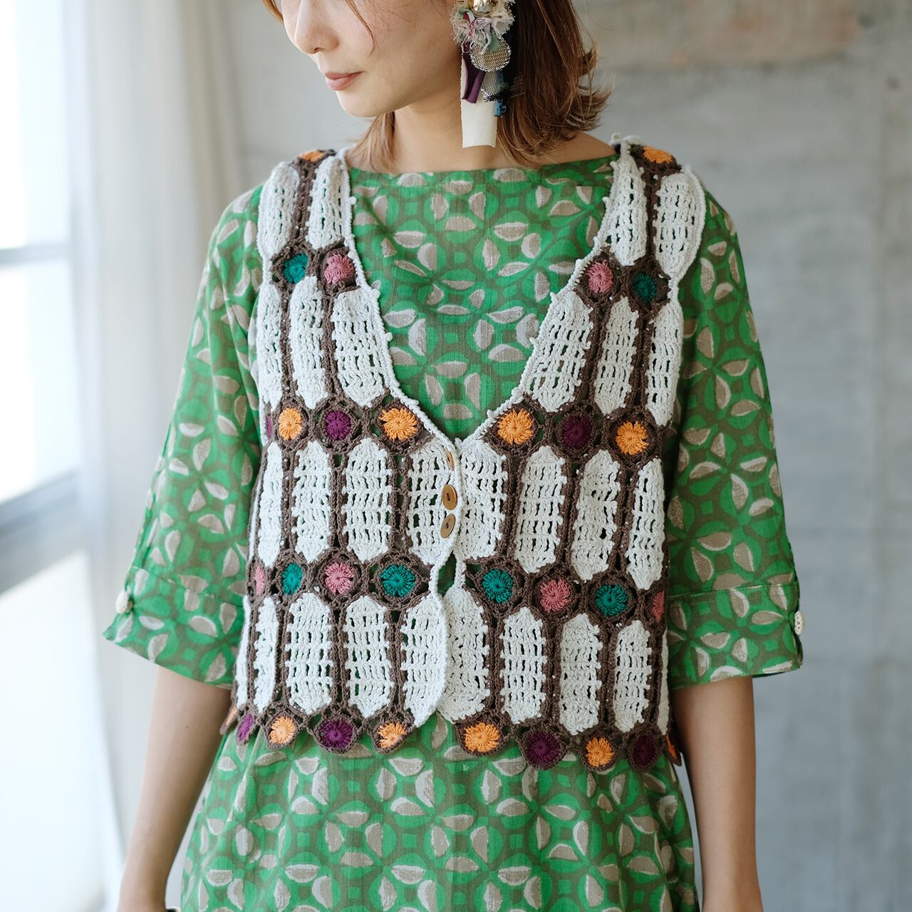 前後2way!ステンドグラスニットベスト (24s-02)ホワイト