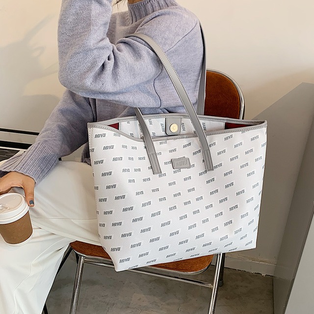 オータムウィンターショルダーバッグレッド 秋物 冬物 トートバッグ 手作りハンドバック92221500574