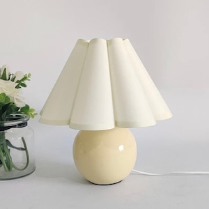 vintage retro pleats shade lamp 3colors / ヴィンテージ レトロ プリーツ シェード ランプ テーブル ライト スタンド 傘 照明 韓国 北欧 雑貨