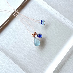 アクアマリンとサファイアのマクラメ編み 天然石ネックレス