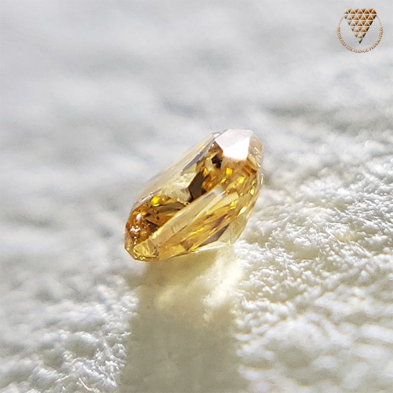 0.087 ct Fancy Vivid Orange Yellow SI2 CGL 天然 オレンジ イエロー ダイヤモンド ルース  クッションシェイプ | DIAMOND EXCHANGE FEDERATION