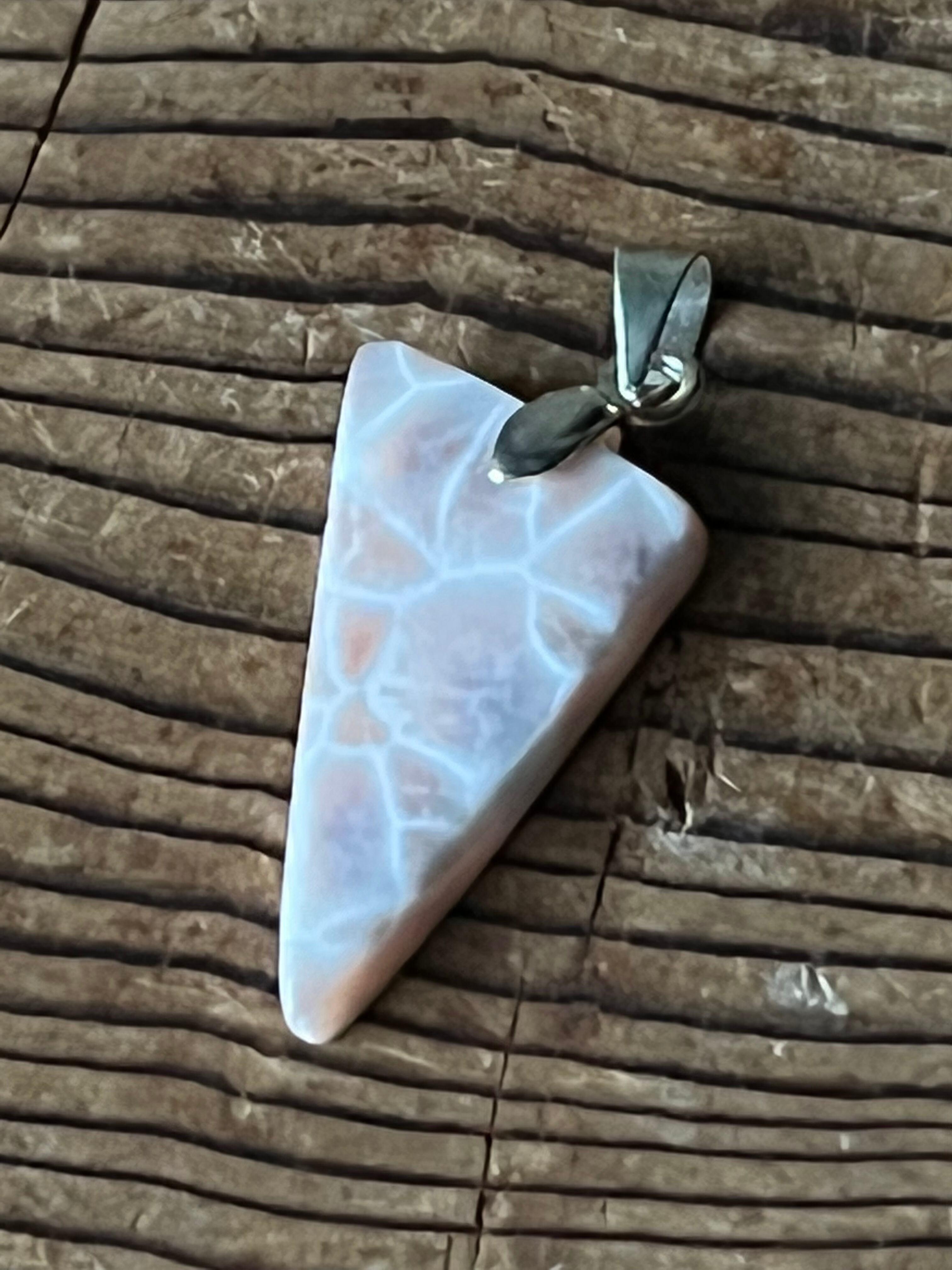 【課題を積んだあなたの車】トムソナイト トライアングルペンダント