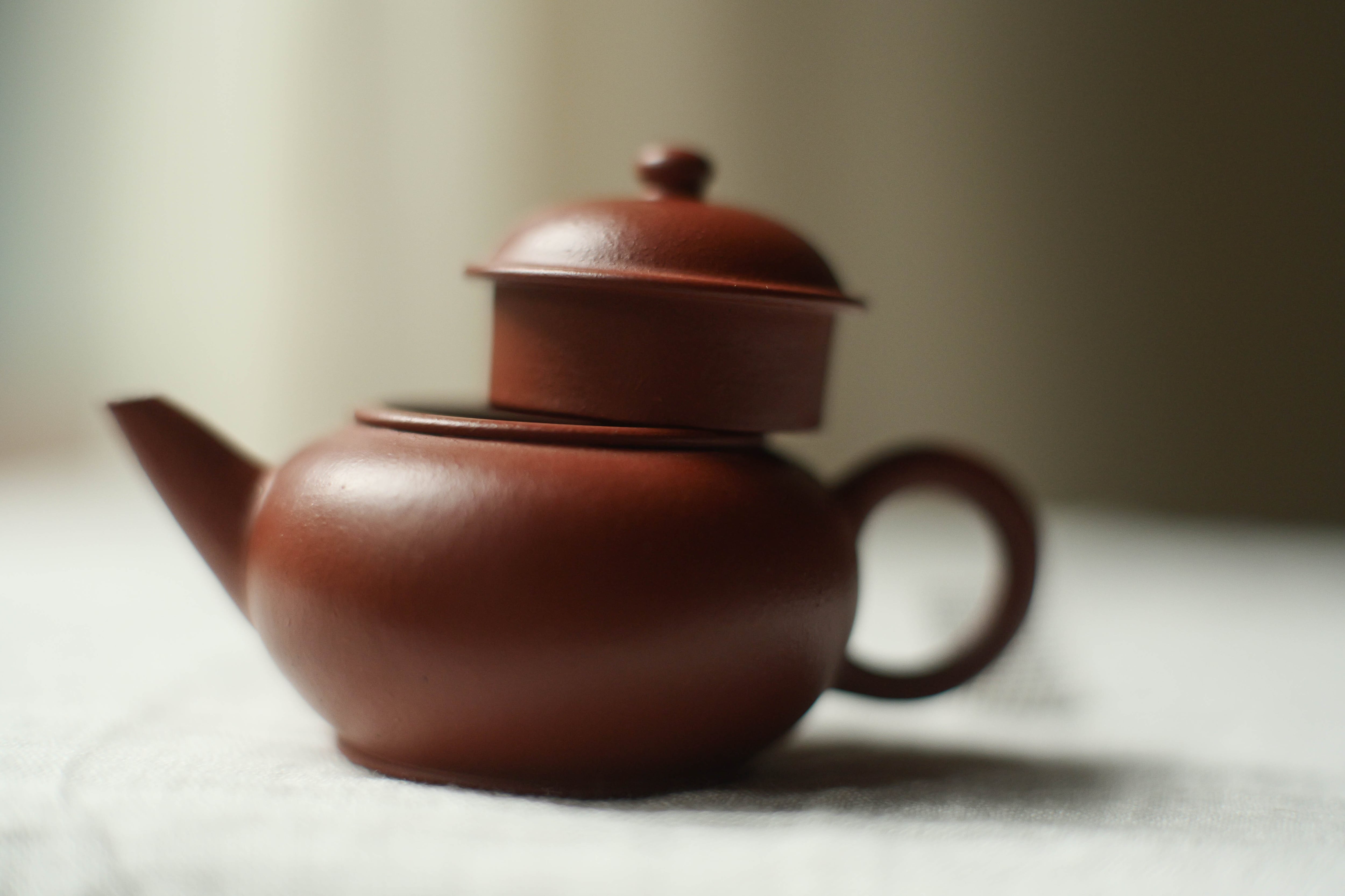 ヴィンテージ 宜興紫砂壺「水平」乙（約60cc）・朱泥 | 北白川糕糰店