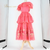 社交ダンス 衣装 スタンダード ステージ衣装 ドレス ワンピース パーティドレス TSUJITANI ピンク系 花柄 派手 レース フリル 刺繍 フェミニン 二重スカート ボリューム感 ダンス衣装 社交ダンスドレス ステージ衣装 パーティー衣装 おしゃれ レディース かわいい 人気 コスチューム 特別な日 発表会 花モチーフ エレガント ストレッチなし ファスナー付き ヘルシー ティーンズ おすすめ