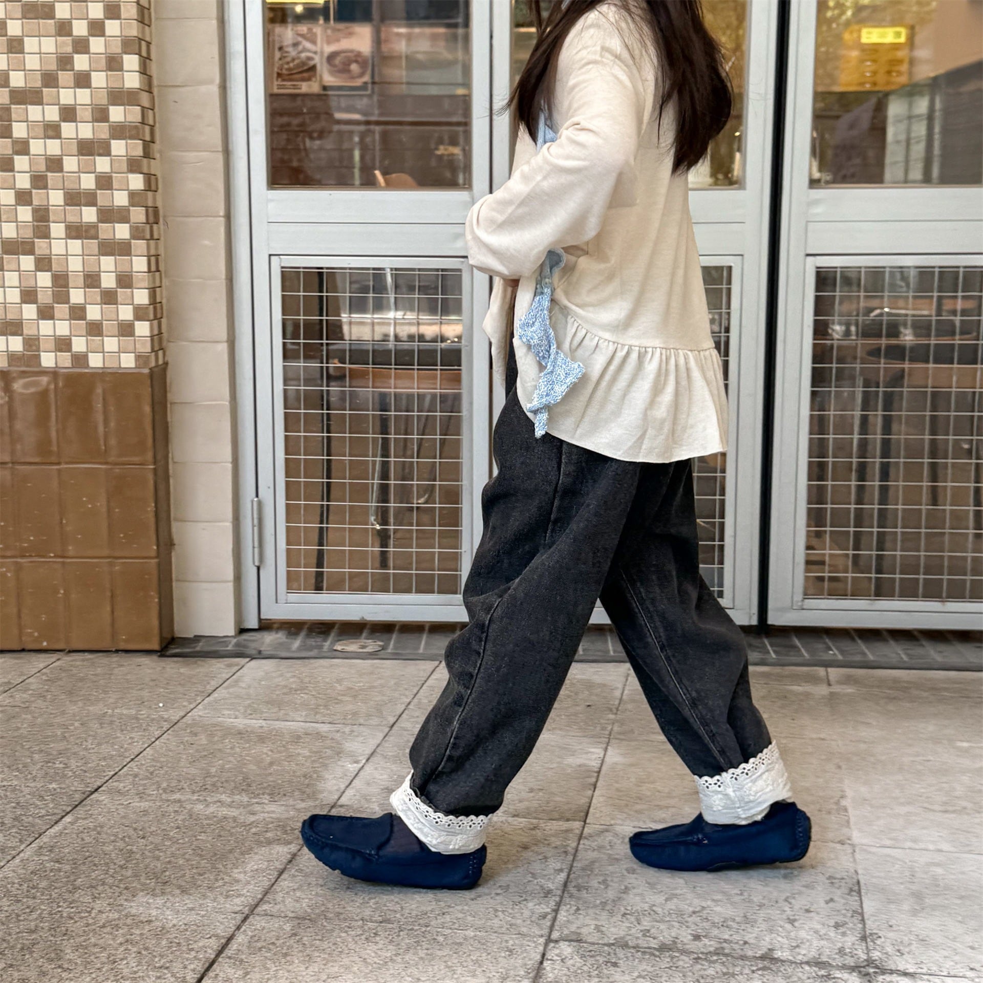 取寄》 レースロールアップデニムパンツ （ブルー／ブラック） ADBB