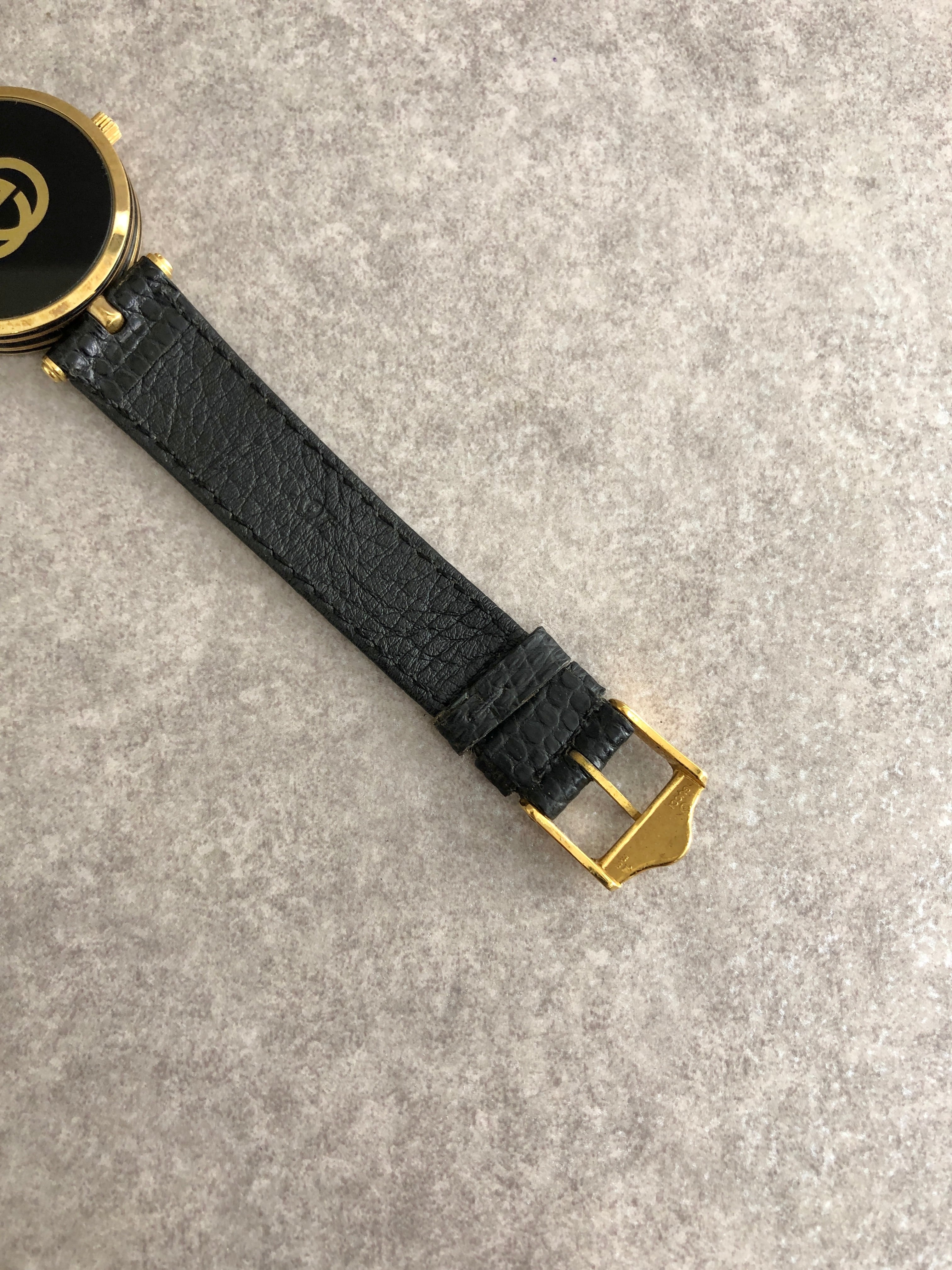 GUCCI グッチ 腕時計 ゴールド×ブラック ローマ文字 レザー vintage
