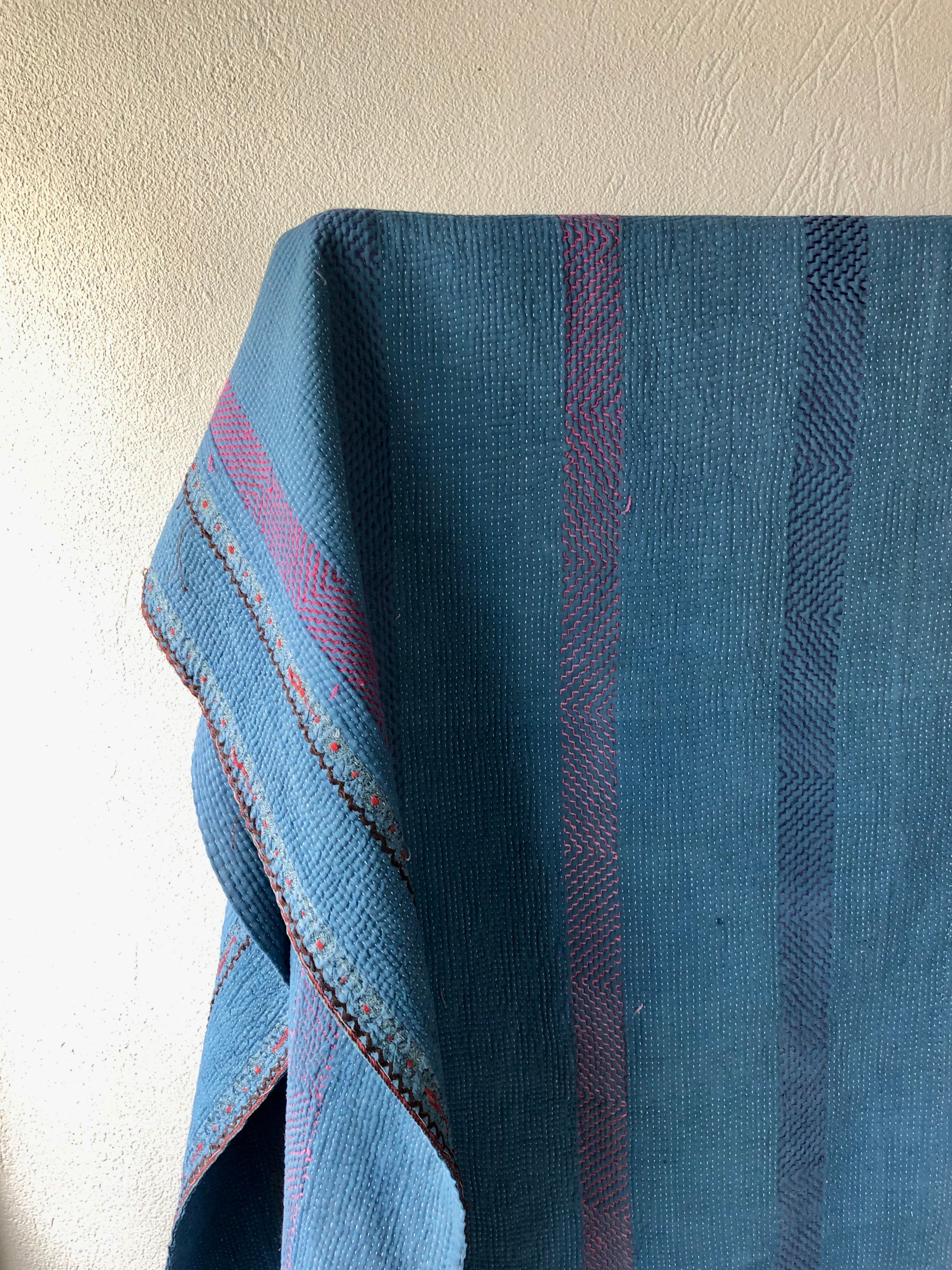 Vintage indigo kantha stripe embroidery　インディゴ　カンタキルト　ラリーキルト