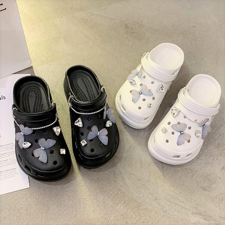 送料無料 大人っぽく履ける デコクロックス サンダル 厚底 蝶々 バタフライ ビジュー スタイルアップ ゴージャス 可愛い 女っぽ Lamitte Deco トレンド 韓国ファッション ショップ Base店