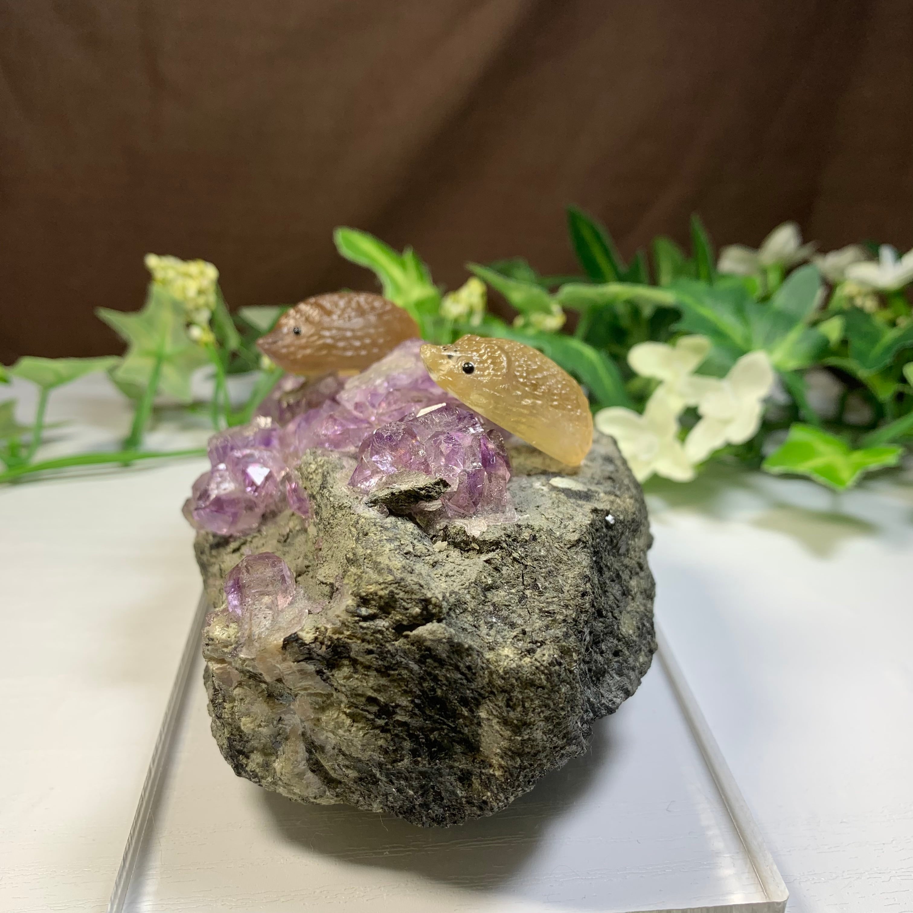 マハラシュトラ産アメジストクラスター×フローライトハリネズミ