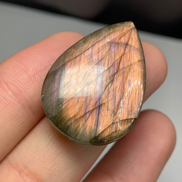 5.ピンクオレンジシラーラブラドライトルース・しずく型